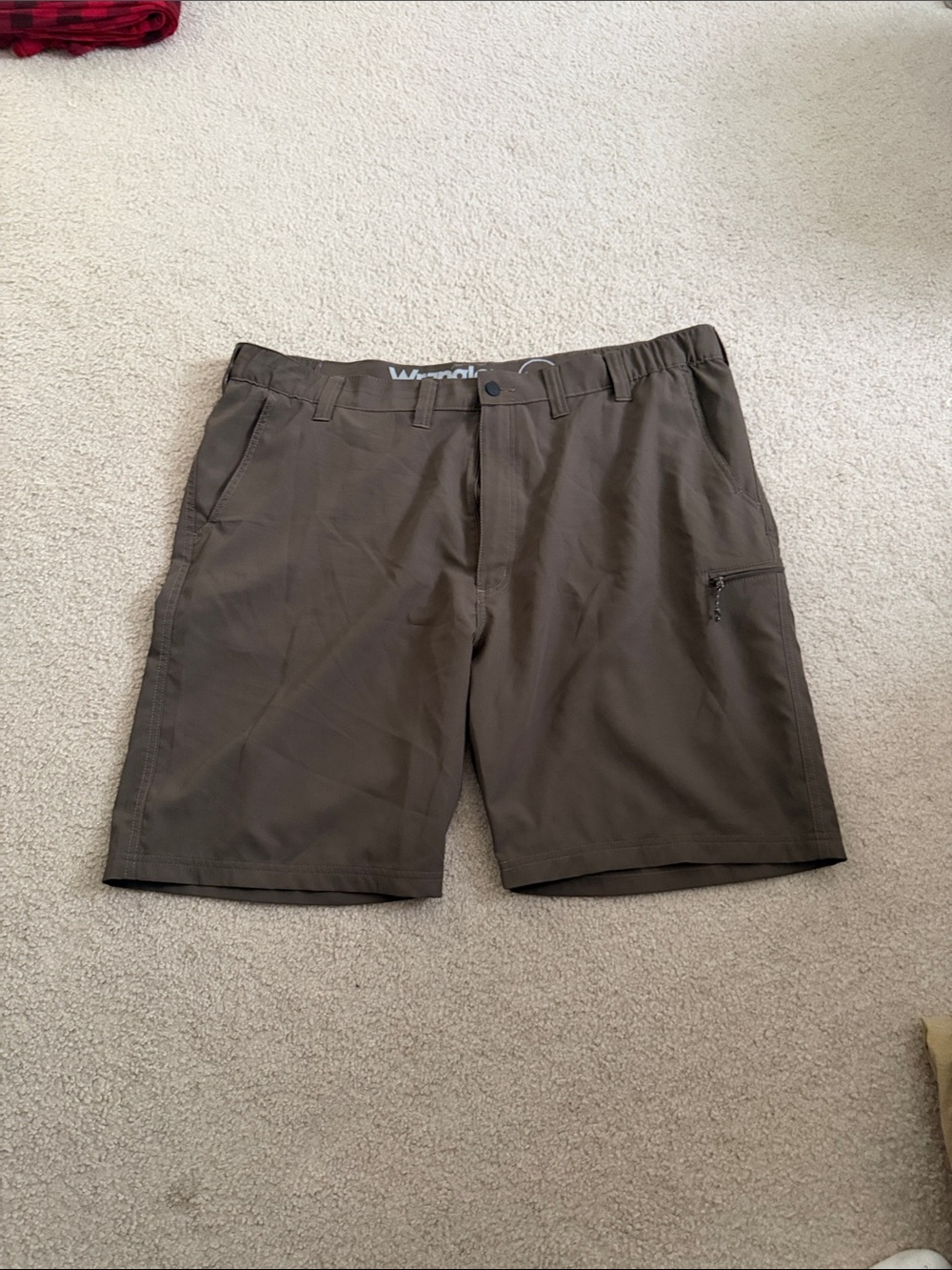 Wrangler Olive Brown Hybrid Cargo Shorts